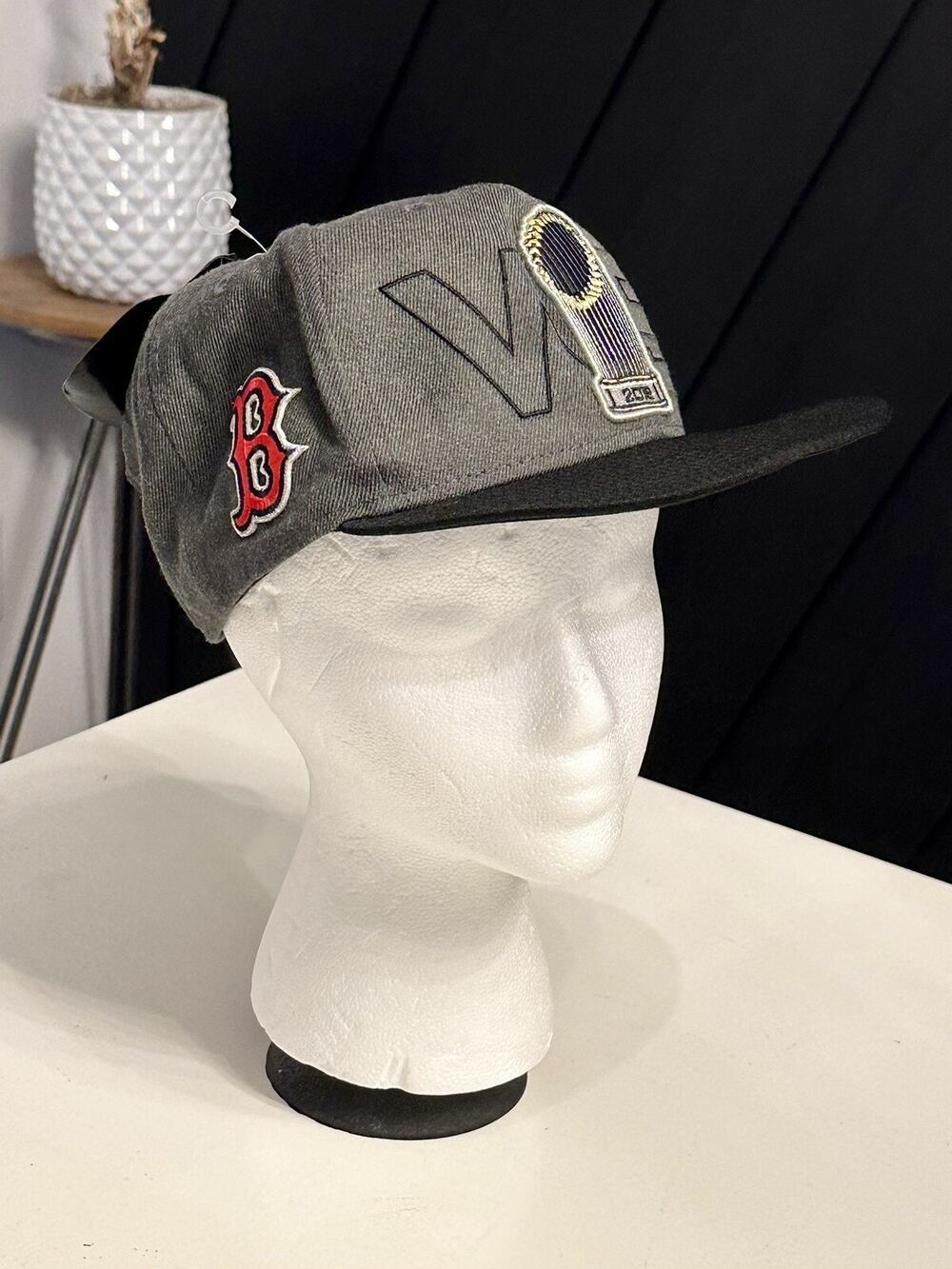 New Era Boston Red Sox 2018 World Series Champs Parade 9FIFTY Snapback Hat NWT